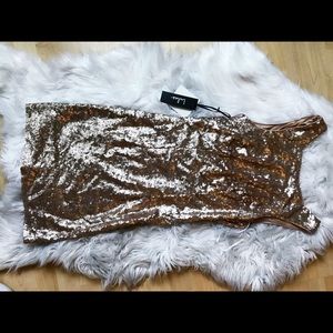 Gold sequin party dress! Never worn and sparkly!